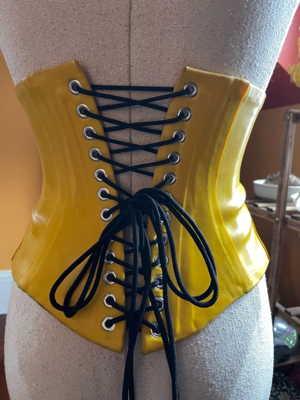 Polymorphe Yellow Latex Waist Cincher Corset - Picture 2 of 7
